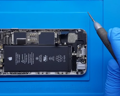 Замена аккумулятора iPhone 6 в сервисе